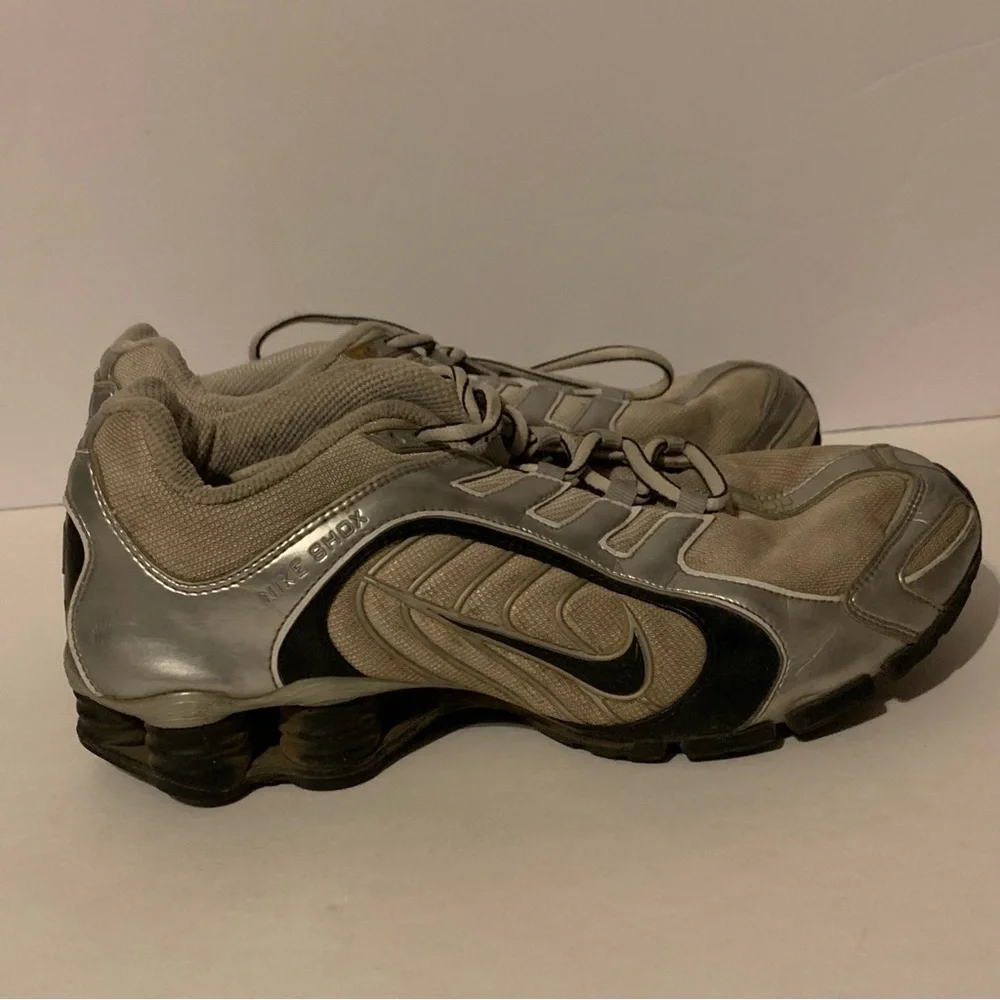 Nike Shox Women’s Shoes - Picture 6 of 7